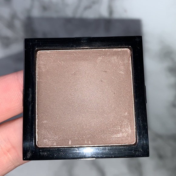 RICH ESPRESSO (#47) Bobbi Brown Discontinued Eyeshadow - Picture 5 of 13
